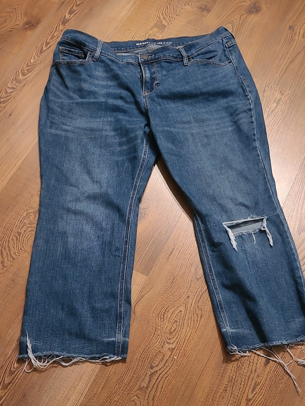 Old Navy Blue Cropped Distressed Women's Jeans - Petite